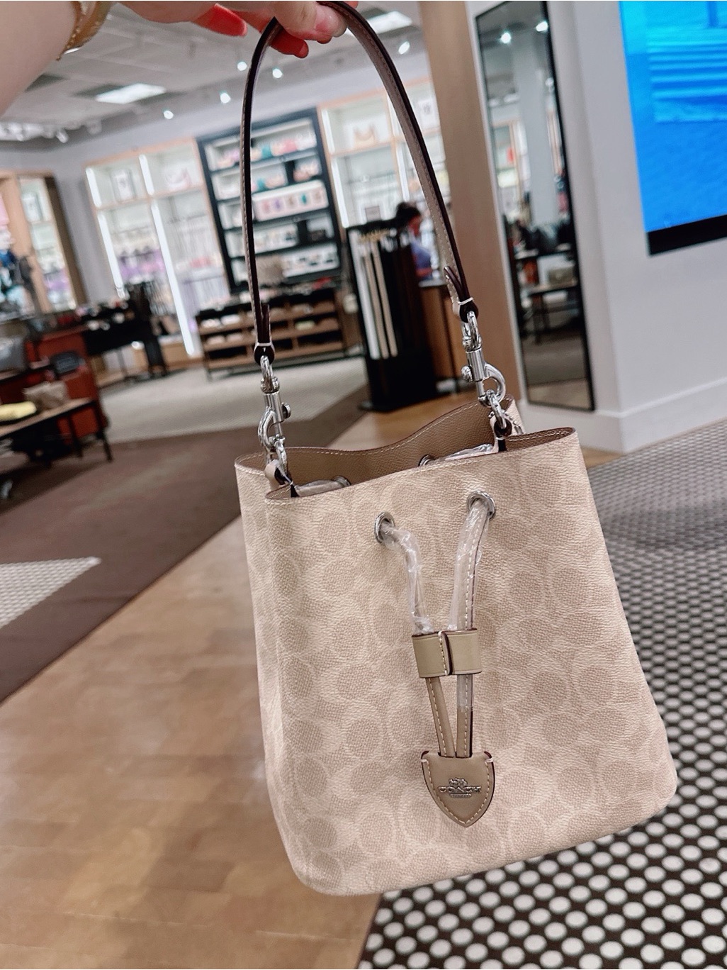 Nwtcoach Rowan Bucket Bag In Signature Canvascbh07fast Shipping